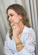 Pulseira Poesia gold de perolas com correntes banhadas no dourado