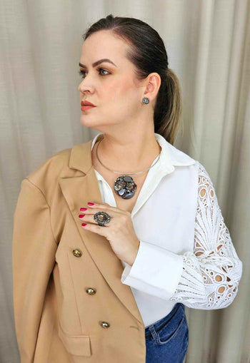 Brinco Tendência pequeno com pedras black diamond e hematite