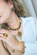Colar Gerusa gold luxo com pingente e pedras douradas