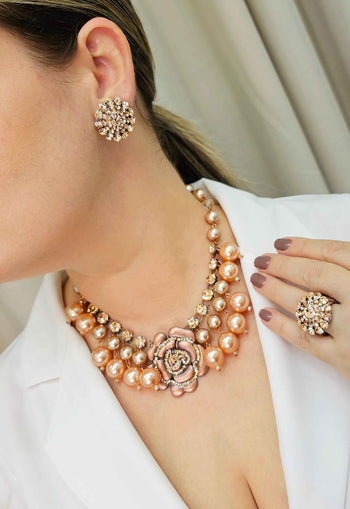 Anel Augusta redondo com pedras peach banhado no vintage