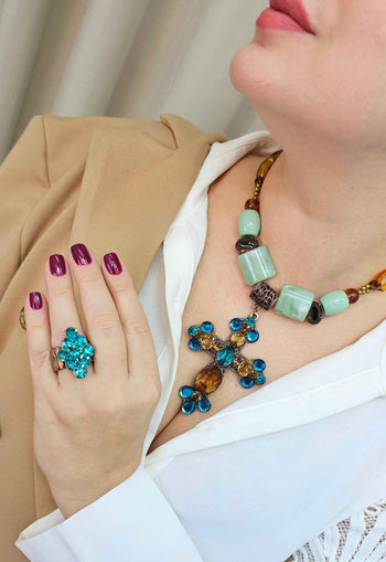 Anel Surpreendente com pedras blue zircon