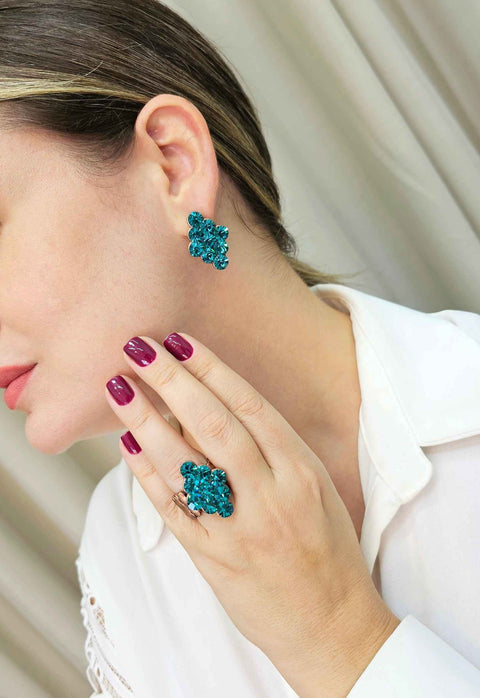 Anel Surpreendente com pedras blue zircon
