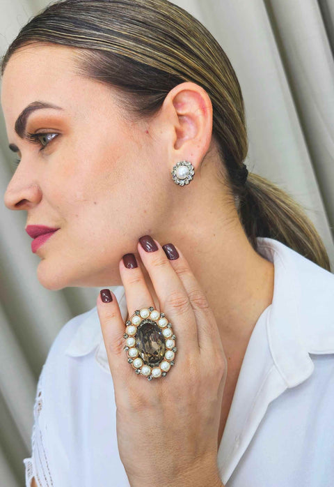 Anel Milena de perolas com pedra black diamond banhado no vintage