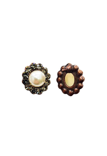 Brinco Milena de perolas com pedras black diamond banhado no vintage