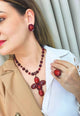 Colar Santo Luxo de crucifixo com pedras vermelhas banhado no vintage