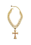 Colar Aura de crucifixo dourado e perolas fendi