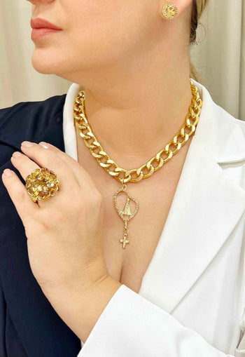 Colar Jerusa com pingente de Nossa Senhora Aparecida e elos dourados