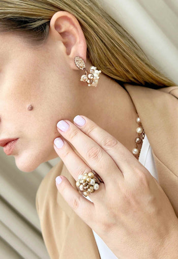 Brinco Charlote classic com perolas vintage