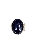 Anel Catarina oval com pedras pretas banhado no prata