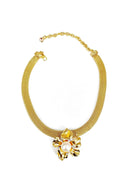 Colar Matilde Dourado com pingente de flor e perola