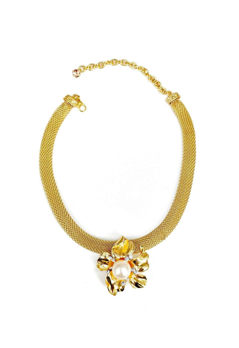 Colar Matilde Dourado com pingente de flor e perola