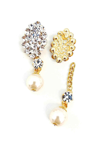 Brinco Astrid glam de perolas e cristal banhado no dourado