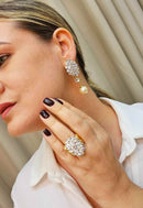 Brinco Astrid glam de perolas e cristal banhado no dourado