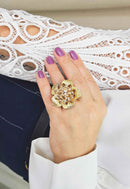 Anel Lira Gold de flor com pedras pêssego banhado no dourado