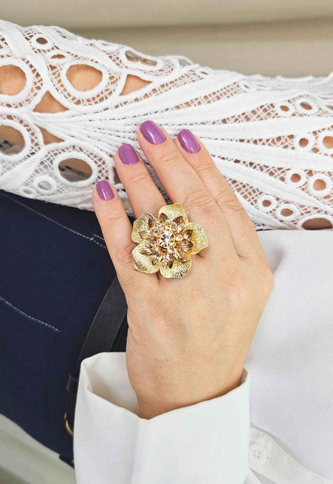 Anel Lira Gold de flor com pedras pêssego banhado no dourado