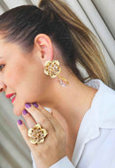 Anel Lira Gold de flor com pedras pêssego banhado no dourado