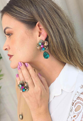 Anel Lira: Flor com Pedras Coloridas no Ouro Velho | Sahara Acessórios