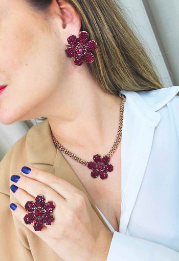 Anel Amira de flor vermelha banhado no vintage