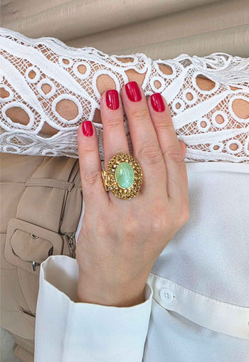 Anel Marbella: Pedras Douradas e Verde Água no Dourado | Acessório de Luxo