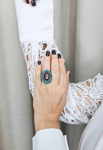 Anel Sublime oval com pedras ametista, blue zircon e black diamond banhado no ouro velho