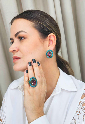Anel Sublime oval com pedras ametista, blue zircon e black diamond banhado no ouro velho