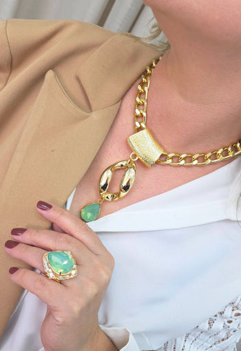 Anel Euforia de pedras verde menta e strass cristal banhado no dourado
