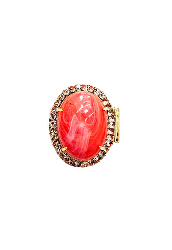 Anel Valquíria oval com pedra coral e strass light peach banhado no dourado