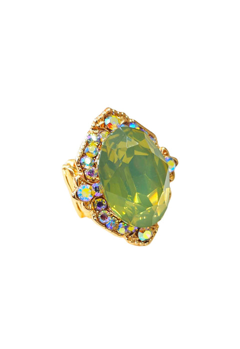 Anel Ester Menta com pedra oval e strass furta cor banhado no dourado
