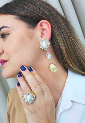 Anel Paulina de perolas e cristal banhado no dourado