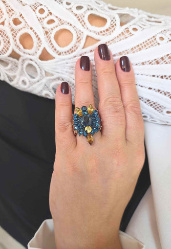 Anel Tarsila: Elegante com Pedras Âmbar e Azul Marinho no Vintage | Design Anatômico