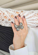 Anel Indira onix de borboleta grafite banhado no onix