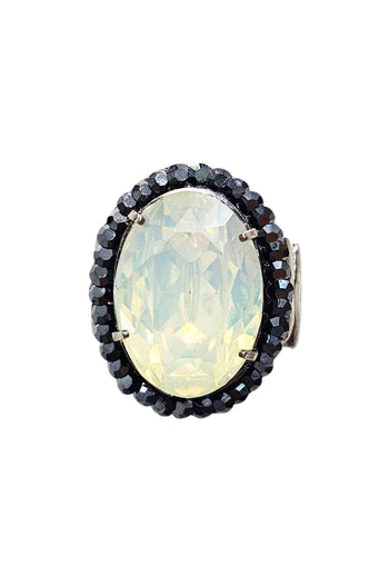 Anel Jenifer oval com pedra opal e hematite banhado no grafite