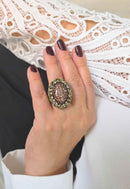 Anel Vera Lúcia: Elegante Oval com Pedras Cinza e Marrom no Ouro Velho | Estilo Atemporal