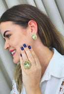 Anel Malta oval com pedras em verde claro banhado no dourado