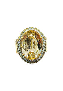 Anel Malta oval com pedras em verde claro banhado no dourado