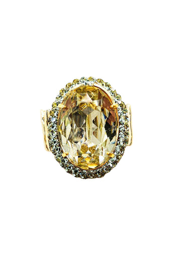 Anel Malta oval com pedras em verde claro banhado no dourado