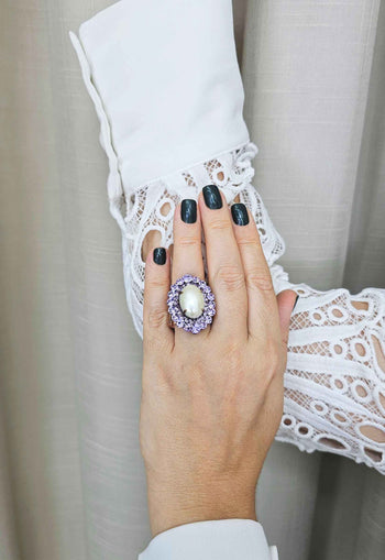 Anel Gisele oval com perola e pedras lilás banhado no vintage