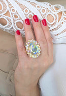 Anel Luz Divina dourado com pedras boreal