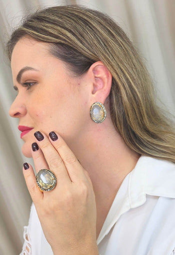 Anel Aurélia oval com pedra Opal e Black Diamond