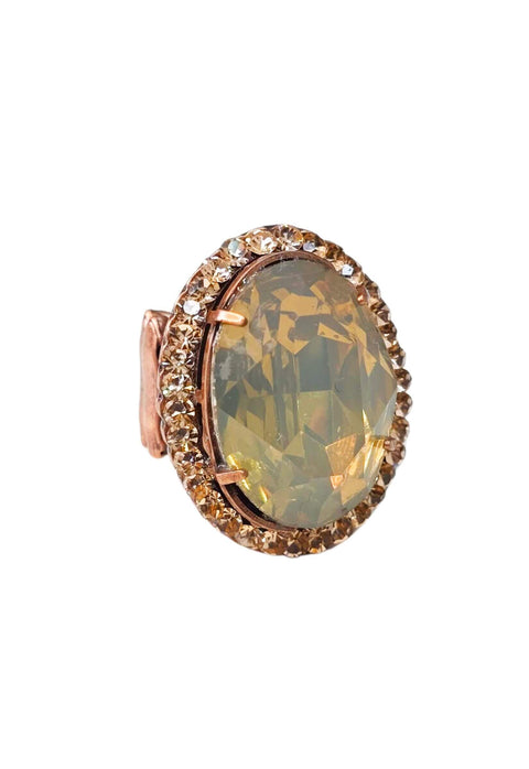 Anel Sineide oval com pedras pessego banhado no vintage
