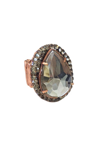 Anel Viviane: Elegante em Gota com Pedras Black Diamond no Vintage | Design By Sahara