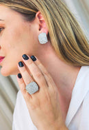 Anel Estela retangular com pedras cristais banhado no prata