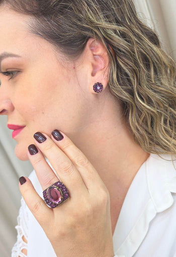 Anel Marinalva retangular com pedras ametista banhado no ouro velho