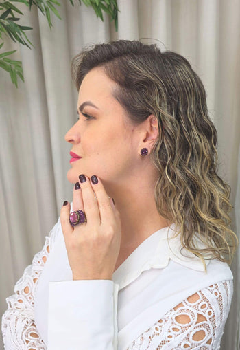 Anel Marinalva retangular com pedras ametista banhado no ouro velho