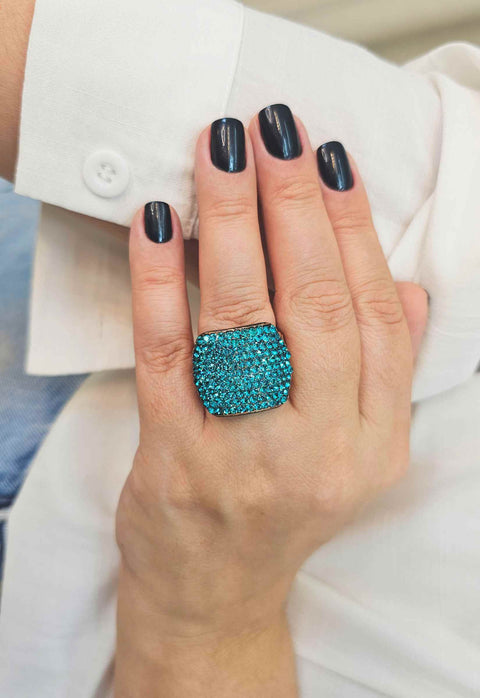 Anel Estela retangular com pedras blue zircon banhado no vintage