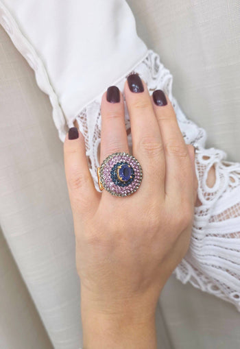 Anel Charline redondo de pedras ametista, azul e black diamond banhado no dourado