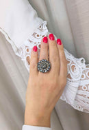 Anel Antares: Redondo Clássico com Pedras Hematite e Black Diamond no Grafite | Destaque no seu Look