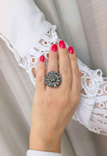 Anel Antares: Redondo Clássico com Pedras Hematite e Black Diamond no Grafite | Destaque no seu Look