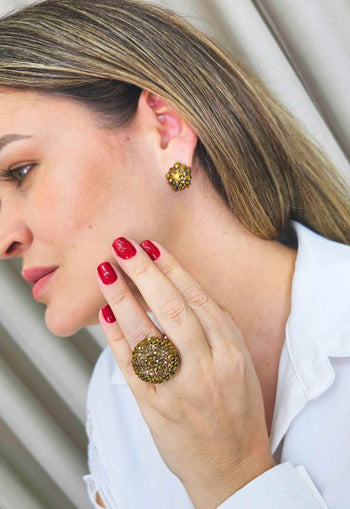 Anel Tatiana redondo com pedras aurum banhado no vintage