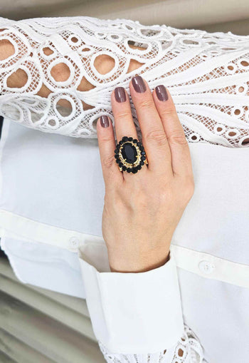 Anel Diamante Negro oval de pedras pretas banhado no dourado